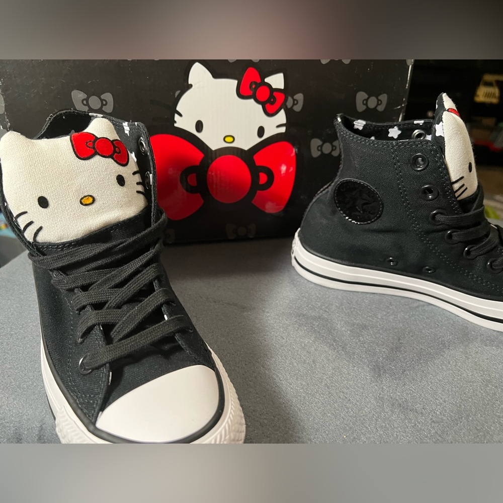 Converse Hello Kitty x Chuck 70 Hi Top